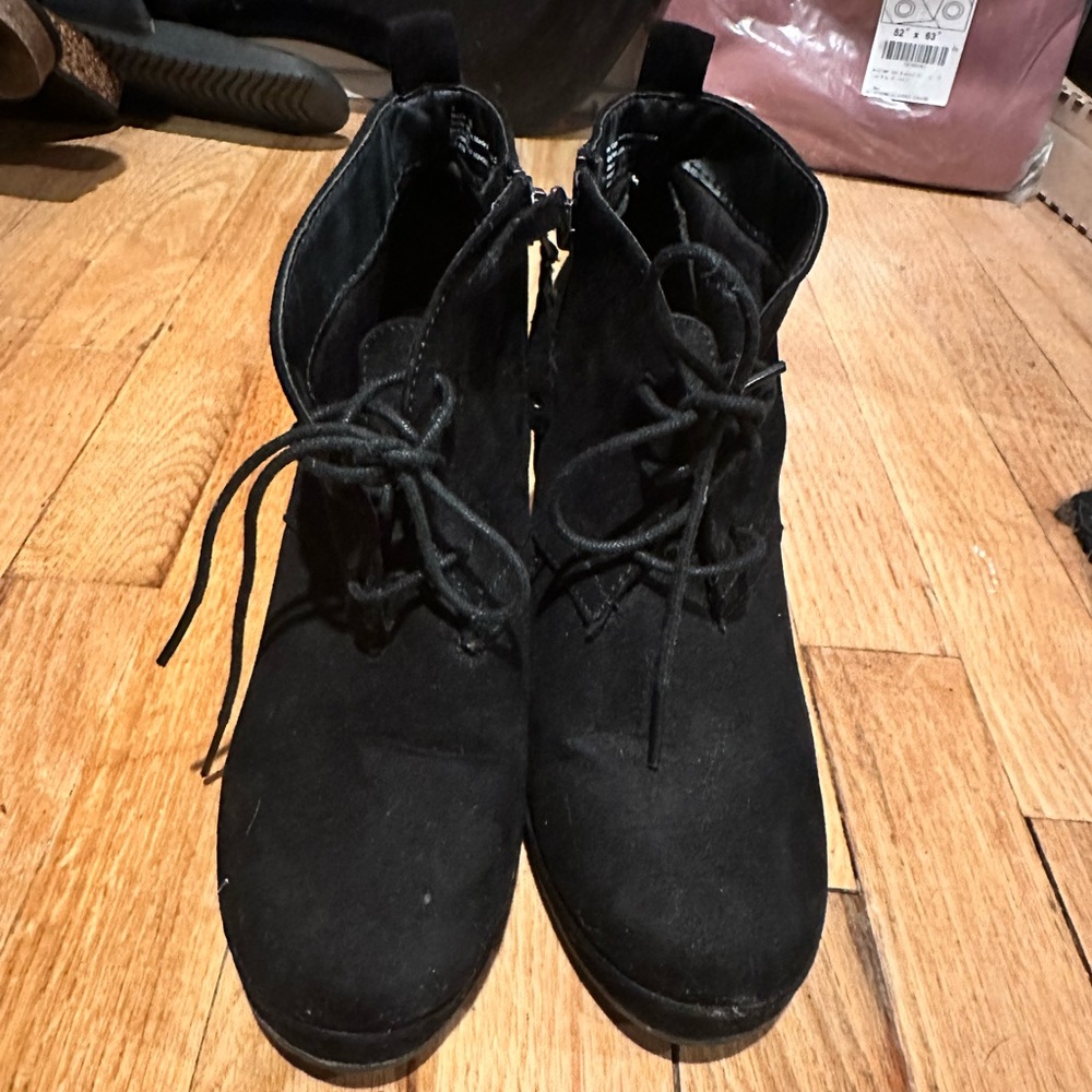 Black-Size 7 Dolce Vita Wedge booties